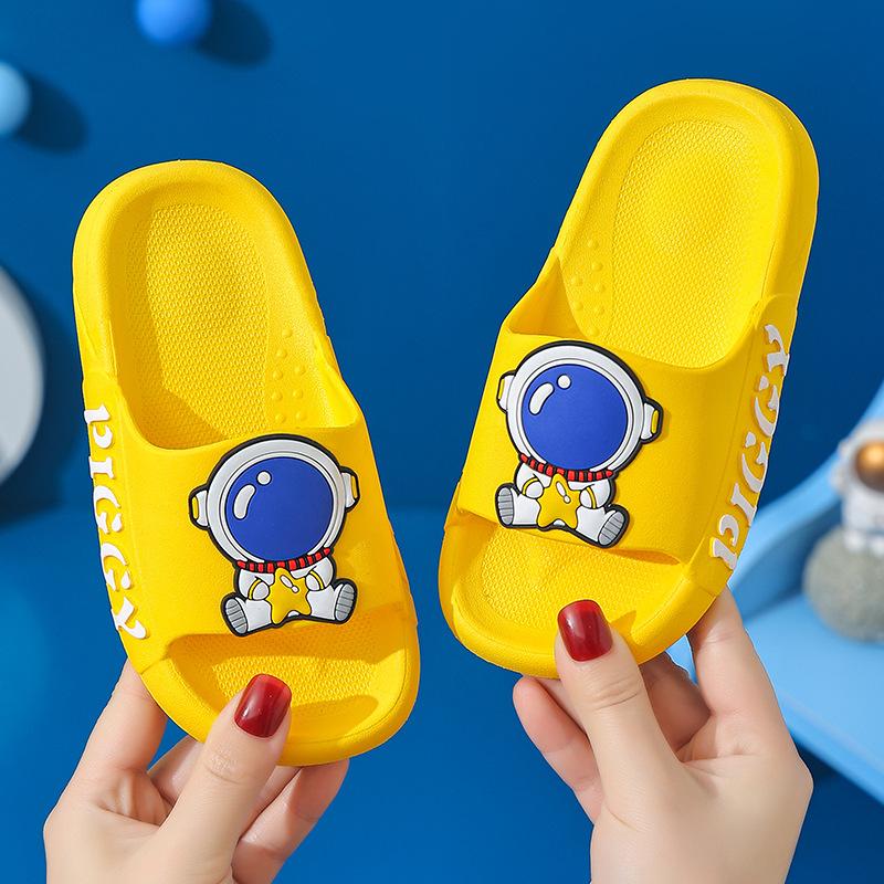 Children's summer slippers, baby anti-slip soft-soled indoor anti-collision sandals, boys and girls cute cartoon shoes, baby cartoon cute indoor and outdoor slippers 2