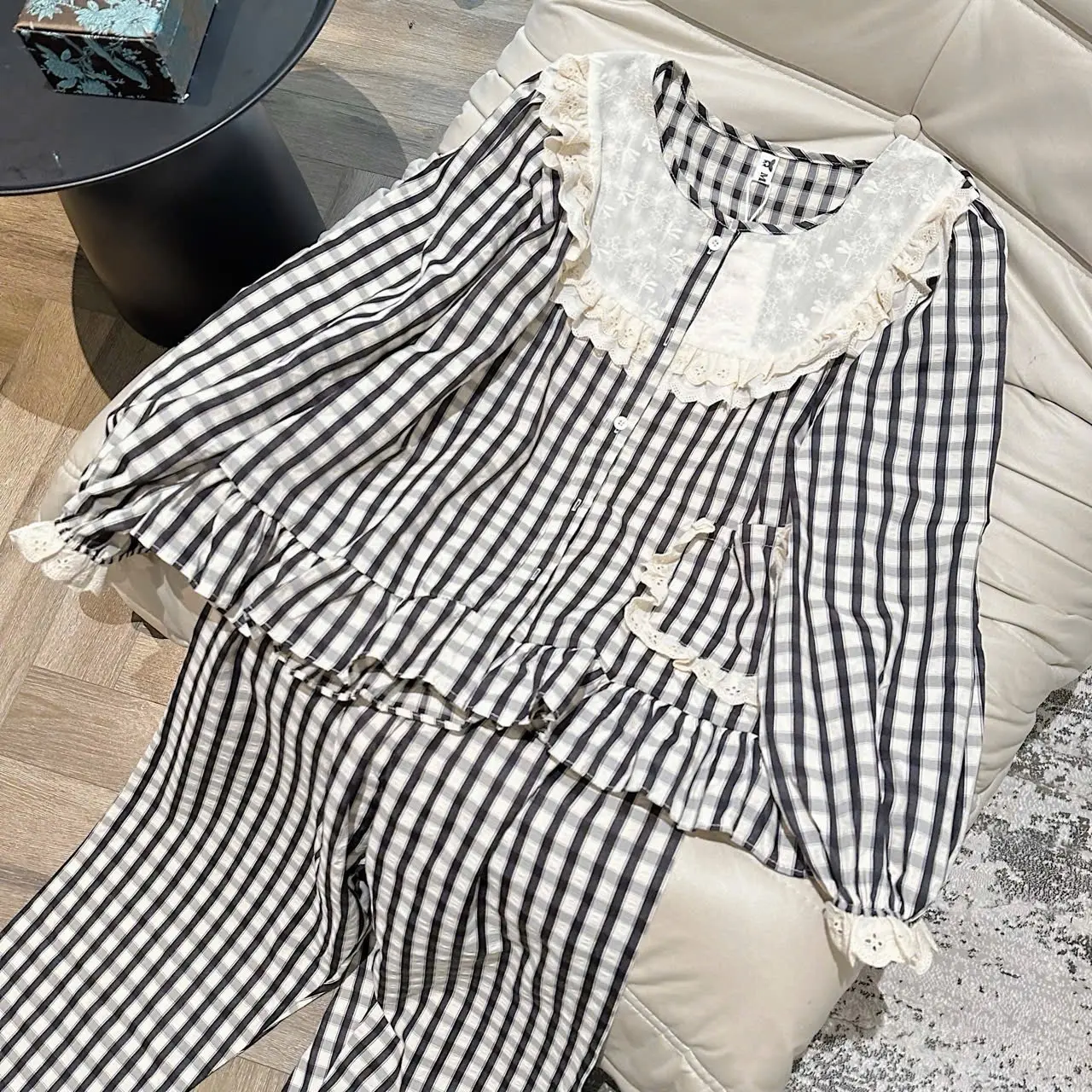 Pijama kẻ caro phối ren bánh bèo