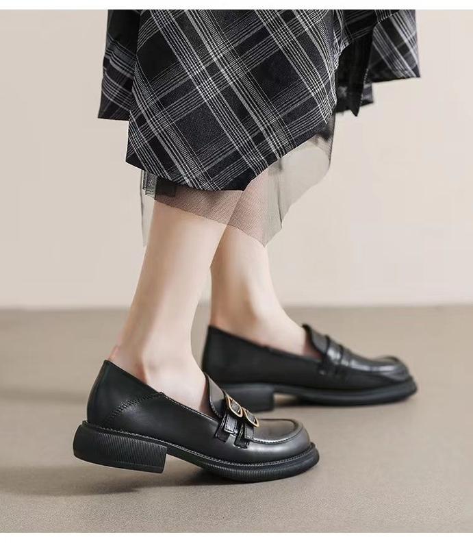 Product Introduction of Yue Chen Loafers Women's 2024 New Spring and Autumn British Style Black Low Heel Leather Shoe Soft Leather JK Pumps Spring 11