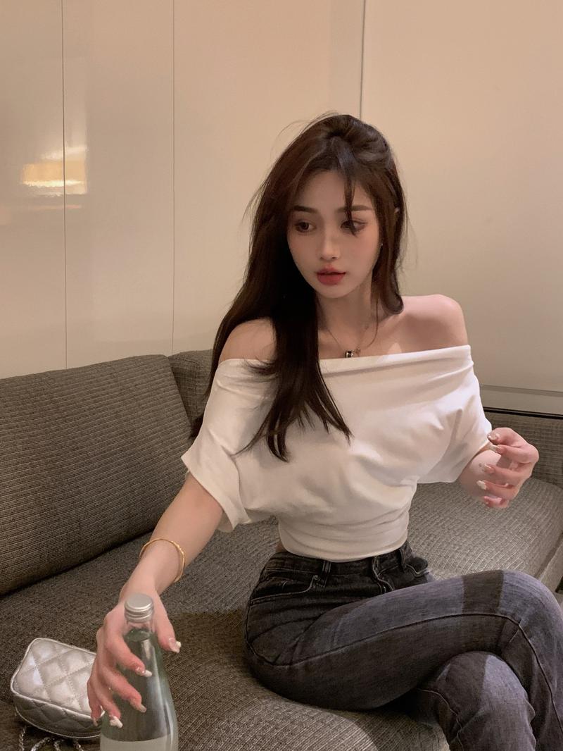 Product Introduction of Skinny Sexy White Y2k Crop Top Women Off Shoulder Spring T-shirt Korean Style Black Blouse Tees 2024 Summer Fashion Clothing 15