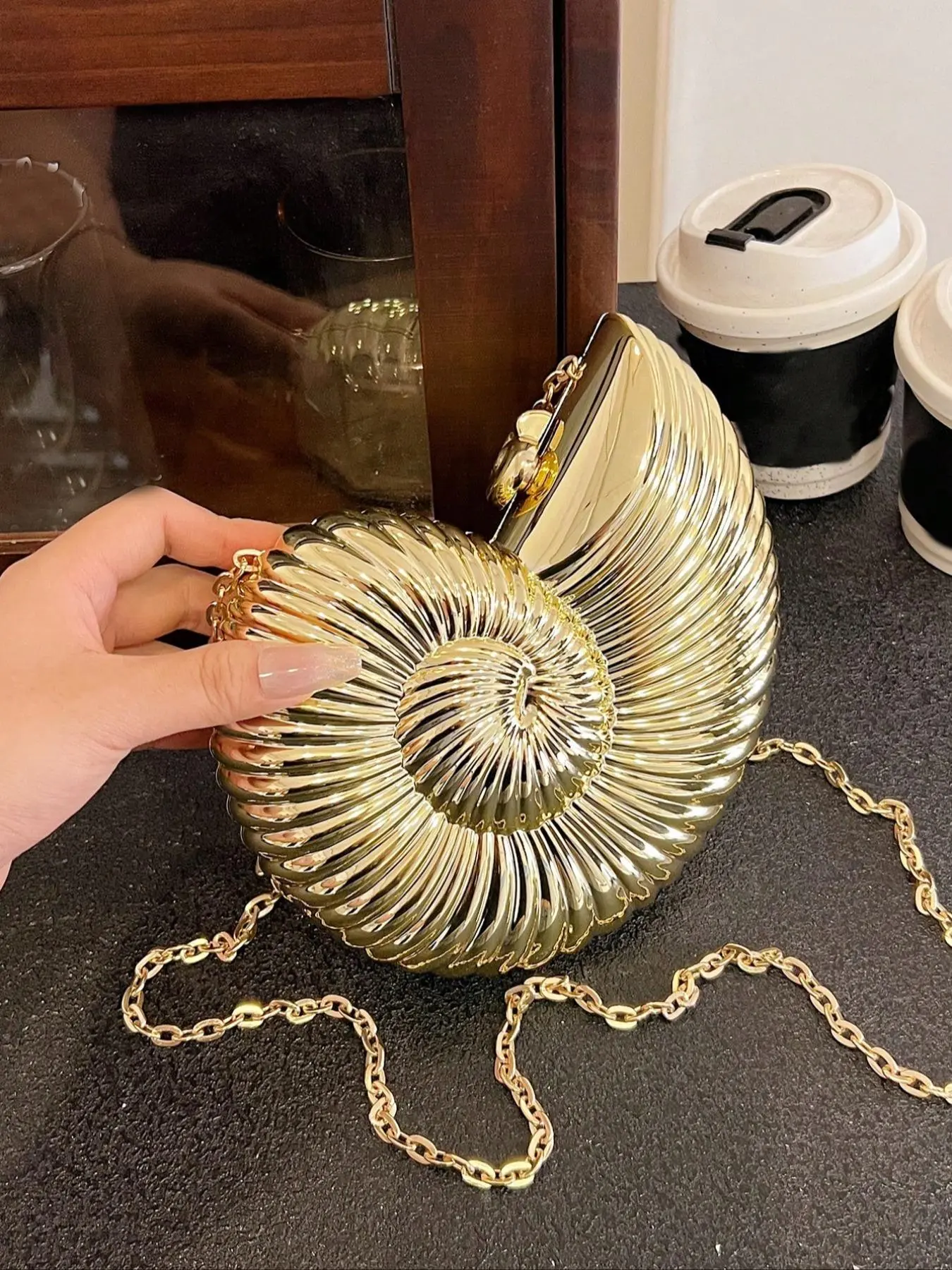 Women's Elegant Shell Shaped Novelty Purse Crossbody Bag, Exquisite Trendy Chain Strap Crossbody Bag, Fashionable Bag for Party & Daily Use