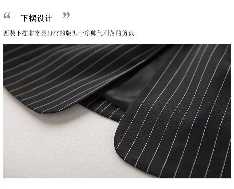 Product Introduction of Áo Khoác Blazer Sọc, Dành Cho Nữ, Phong Cách Hàn Quốc, Hàng Mới Về Mùa Xuân Và Mùa Thu 2024, Dễ Phối Đồ, Ngoại Cỡ, Bộ Đồ Hợp Xu hướng, Đánh Giá Tích Cực 703, Thích Hợp Cho Mùa Xuân Và Mùa Thu 5