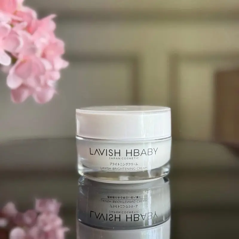 Kem dưỡng trắng nhau thai ngày Lavish Japan