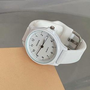 Jam Tangan Wanita Pastel Minimalist Watch Analog Silikon Ringan Comel Warna Soft Korea Style Daily Harian Unisex