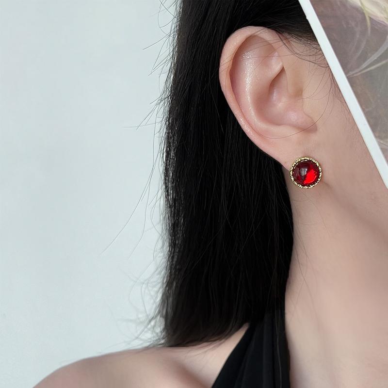 Product Introduction of Vintage Earrings Light Mid-Century Style Ankra Red Studs French Retro Earrings High-End Wine Red Jewelry 7