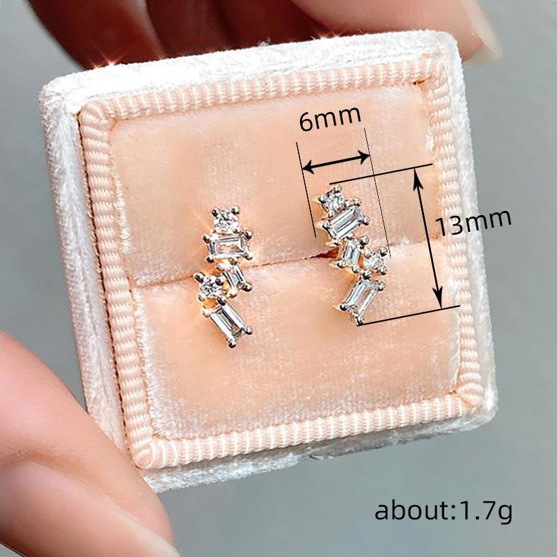 Light Luxury Fashion Classic Models Four Claw Earrings Senior Sense Of Exquisite Personality Trend Quadrilateral Geometric Earrings 4