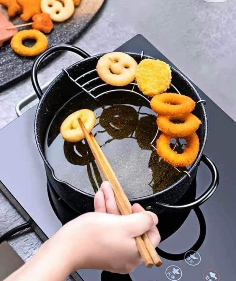 Product Introduction of NỒI CHIÊN - CHẢO NGẬP DẦU EMOOJOO XUẤT NHẬT TẶNG KÈM VỈ GÁC DẦU MỠ 5
