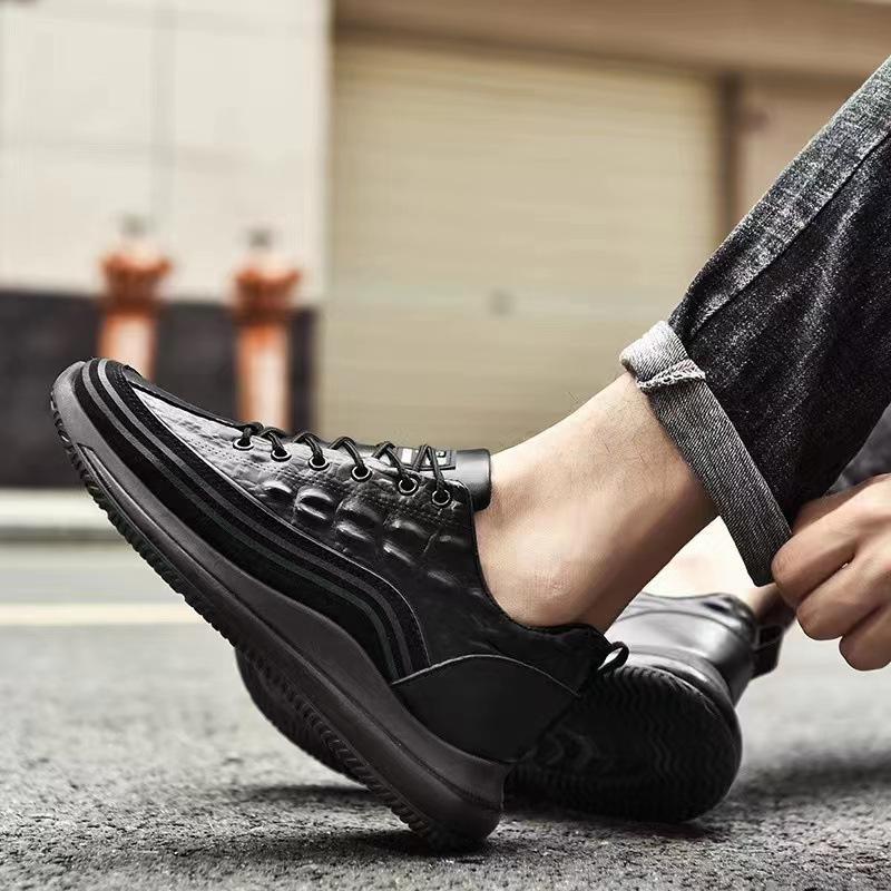 Sepatu Sneakers Pria Croco Sport Casual Shoes Running Kasual Hitam Putih - D29 4