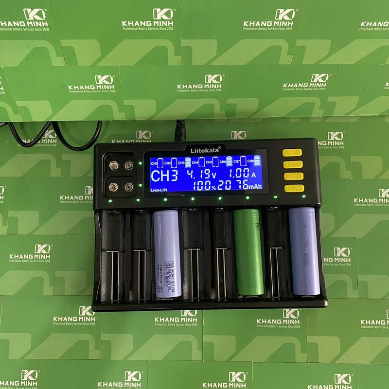 Sạc LiitoKala Lii-S8 8 pin có LCD và đo dung lượng pin 21700 18650 AAA AA Pin Dự Phòng