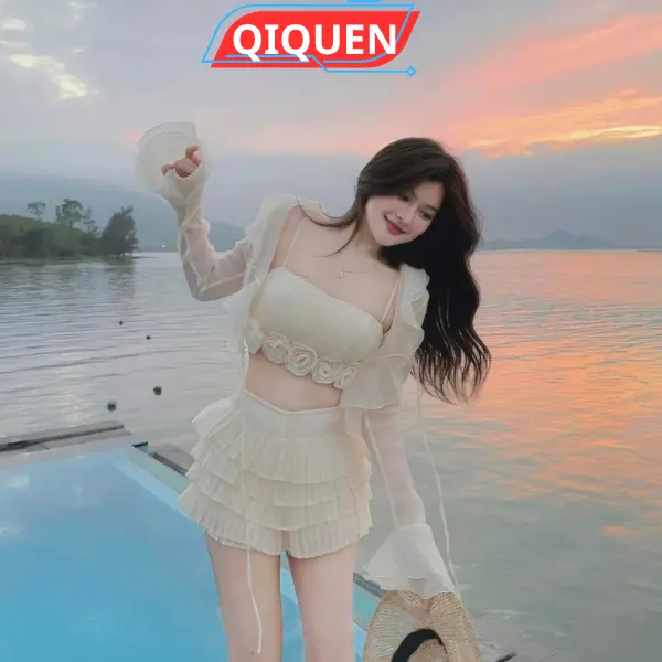 Set Bikinini 3 Món Quần Đùi Mix Hai Dây Đính Hoa Trắng Xếp Ly Thiết Kế Năng Động