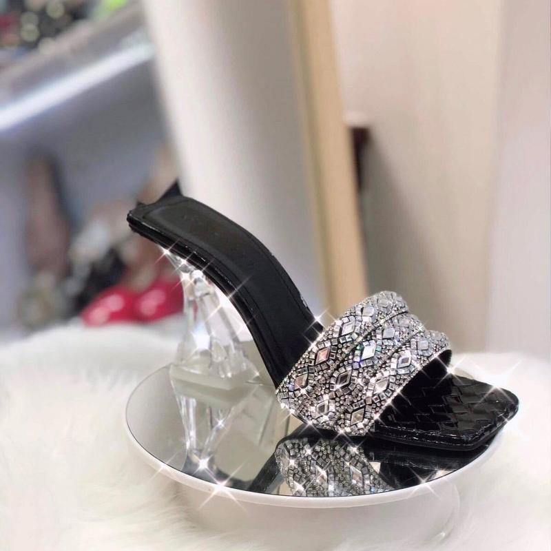 Guốc quai đính đá sang chảnh gót trong 1