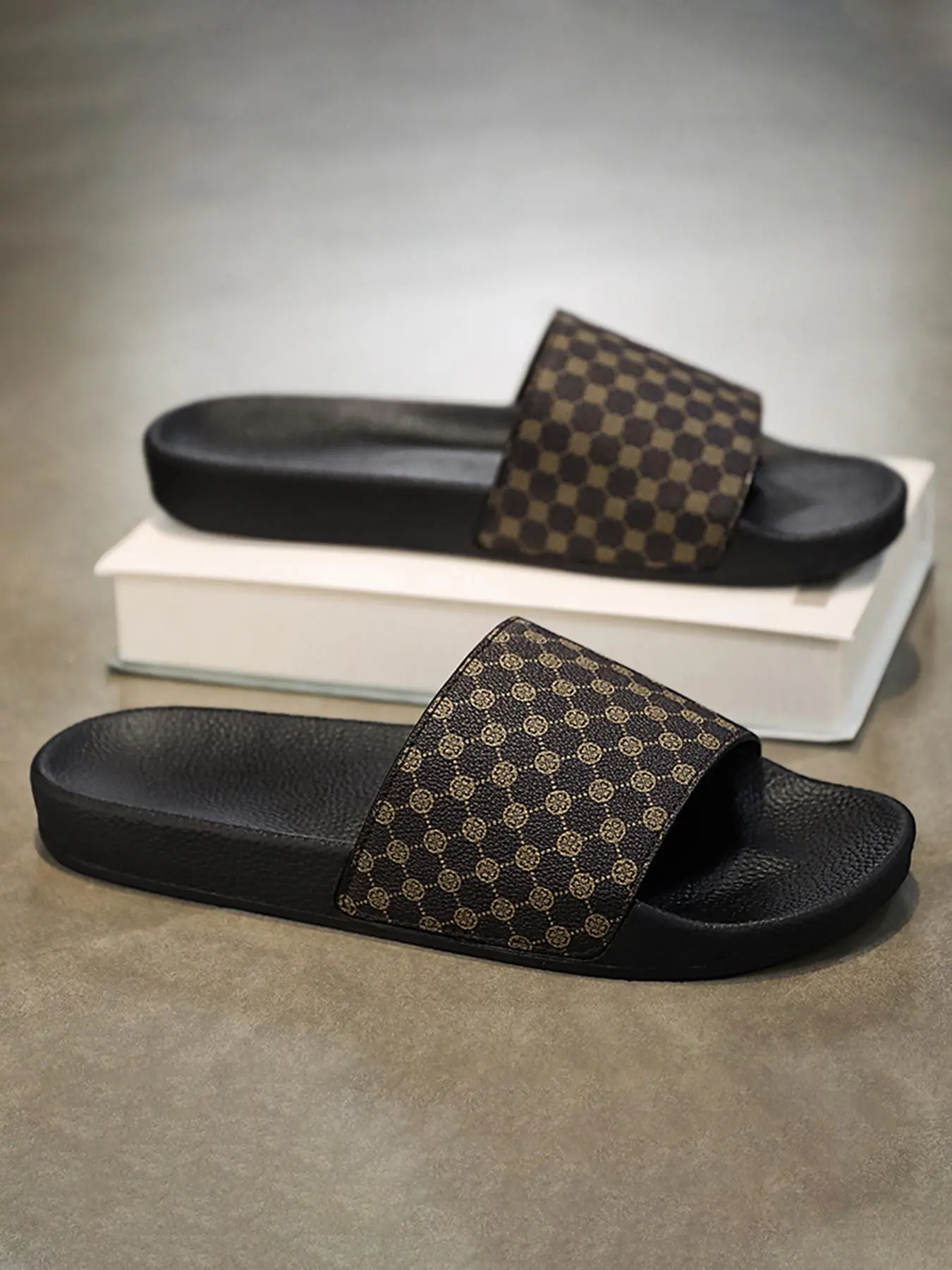 Men's Fashionable Geometric Pattern Slide Sandals, 2024 New Style Casual Comfortable Slippers for Beach, Outdoor, Daily Wear, Versatile Fashion Outerwear Shoes