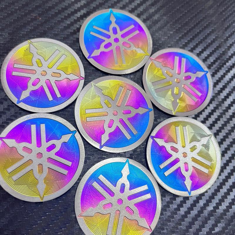  Logo ya 4cm và logo mèo ya  giá 1 cái  được gắn cho bững xe ya và mặt nạ sirius xăng cơ Nhãn Dán Tem Decal Sticker 