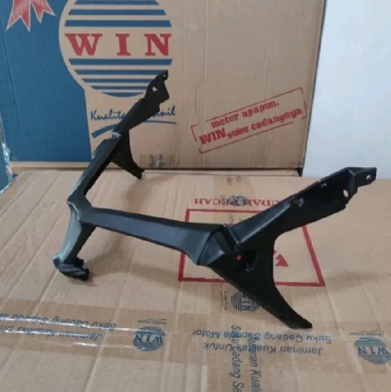 Garnis Dudukan Reflector Lampu Depan Honda New Vario 125 / Vario 150(2018-2021) Merk Win Motorcycle 1