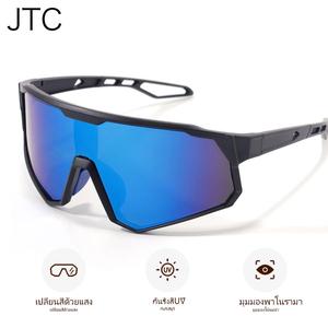 สินค้าใหม่ในปี2026 JTC แว่นกันแดดเลนส์เปลี่ยนสี เหมาะสำหรับคนที่ชอบขับรถในตอนกลางคืน เหมาะสำหรับวิ่ง ขี่จักรยานและตกปลา ใส่ได้ทั้งผู้หญิงผู้ชาย นักศึกษา คนทำงาน ใส่แล้วหน้าเล็กดูเรียว น้ำหนักเบา กันรอยขีดข่วน ทนทาน