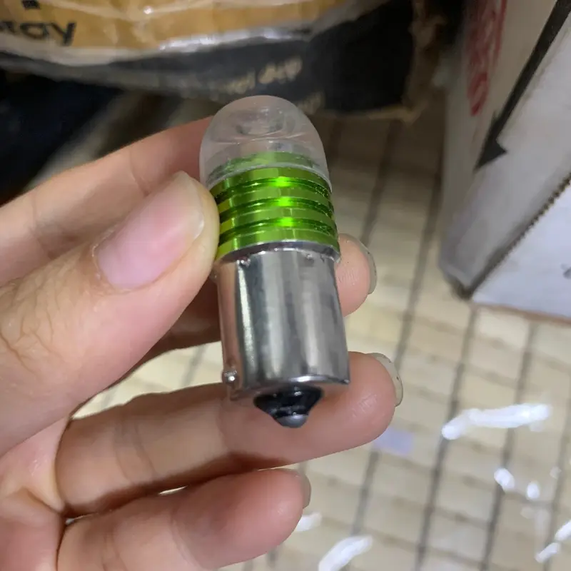 Bóng đèn 1 râu chớp đien 24v 3