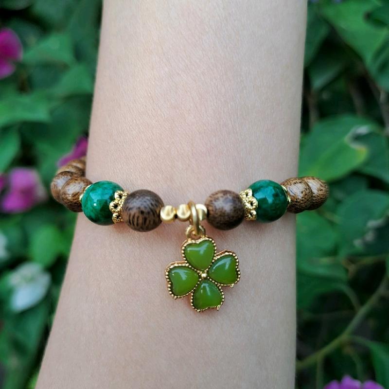 Trầm hương 6 ly mix charm Cỏ 4 lá theo Mệnh 3