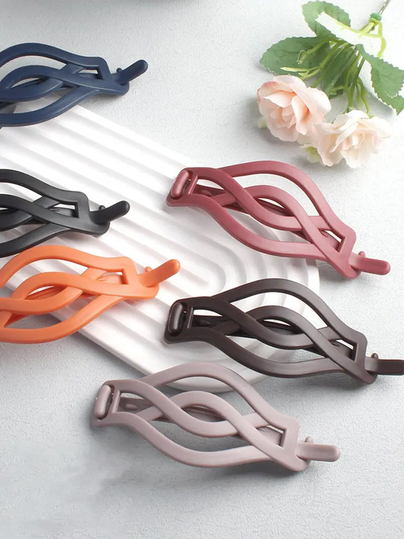 Product Introduction of Minimalist Style Hair Twist Clip, Casual Versatile Hair Accessories for Women, High-end Hair Accessory for Daily Use 5