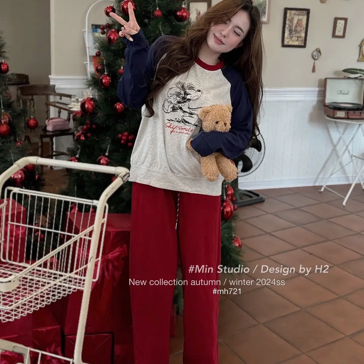 Set bộ áo zip Mickey kèm quần xuông tăm gân