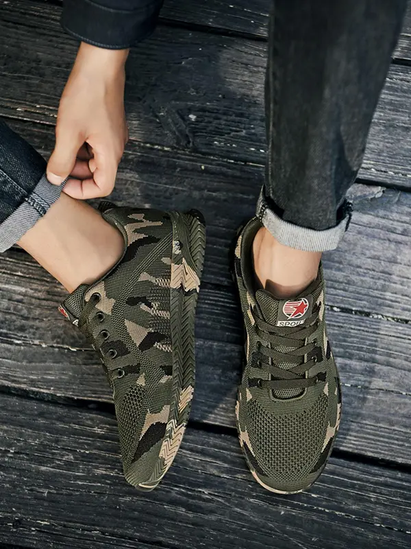 Men's Random Camo Print Lace up Low Top Sneakers, Casual Sporty Breathable Running Shoes for Outdoor Workout, Male Round Toe Work Shoes 6
