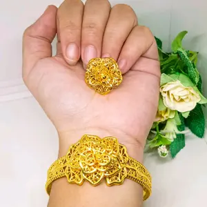 set gelang bunga mawar kecil