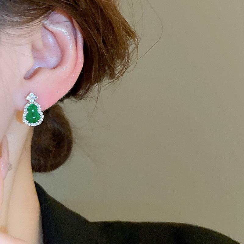 Product Introduction of New Chinese Style Gourd Earrings Chinese Style Earrings Fashionable High-end Versatile Ear Jewelry 7