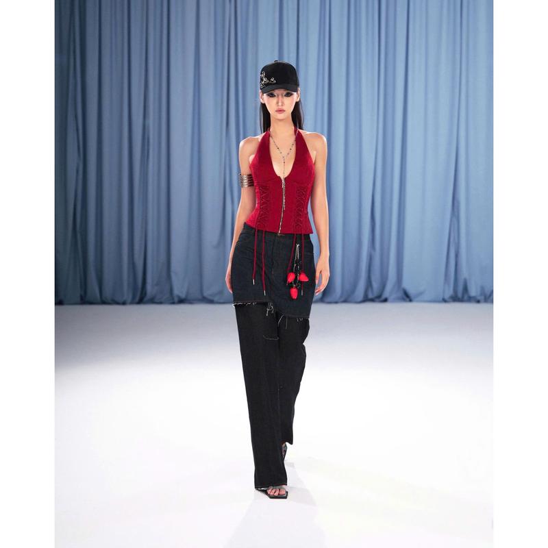  SoDópe.Club - Áo corset đỏ dây kéo và quần jeans phối tà váy Red Bear Corset Jeny Pants 