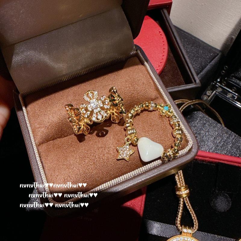 Product Introduction of Ancient gold chiseled carved window compass necklace, new Chinese style plated 18K goldFilial diamond pestle zircon ring 18