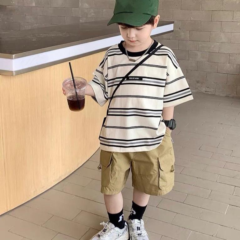 [kho sỉ mẹ gạo] Bộ Hè Bé Trai Cộc Tay  Kẻ Ngang, Chất Aó coton Kẻ Đen Phối Quần Nâu Túi Hộp có dây nút, Size 10-30kg dưới 1m25, Cotton Cho Bé trai  Kaki