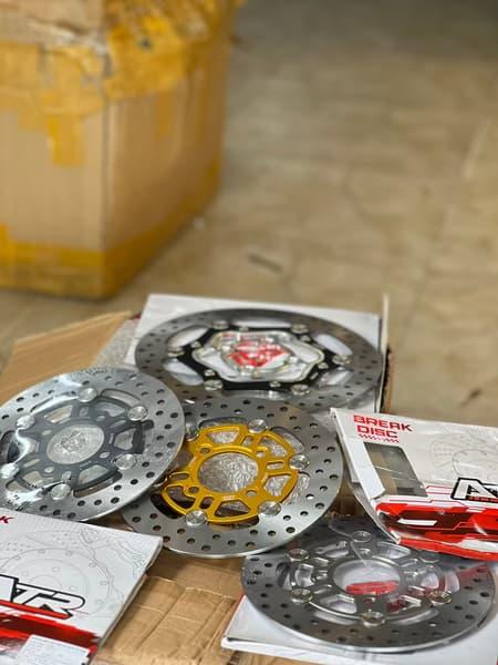 Đĩa thắng ATRACING - BREMBO V2 220mm cho các dòng xe 4 lỗ gắn như zin Phụ Tùng Phanh đĩa