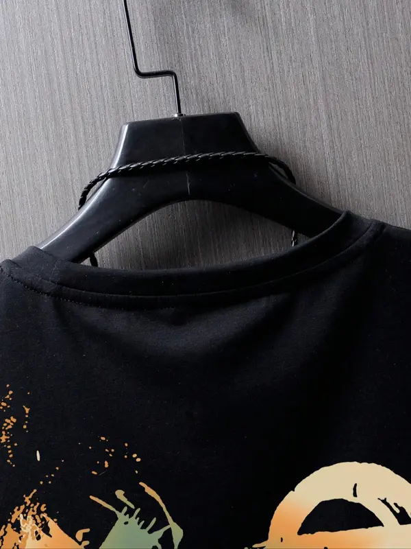 Men's Geometric Expression Print Round Neck Tee, Regular Fit Summer Clothes Casual Short Sleeve T-shirt for Summer, Graphic Tees, Men's Top for Daily Wear 3