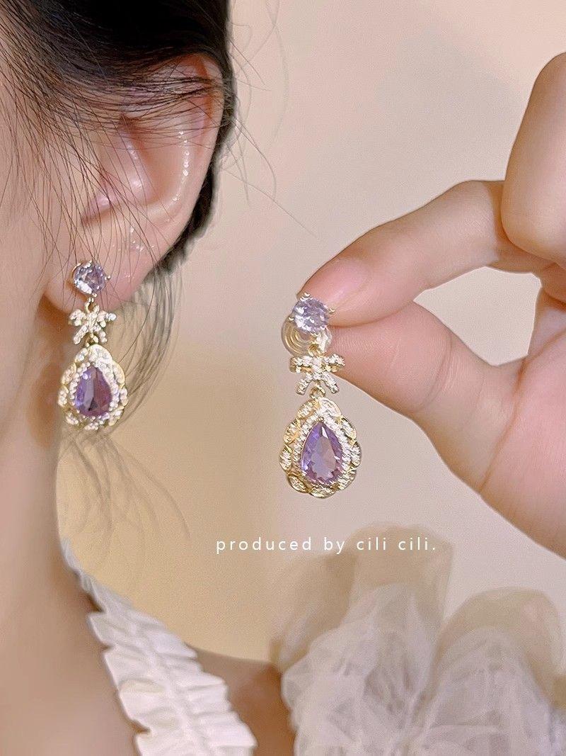 Product Introduction of Bông Tai Kẹp, Cili, Bông Tai Lãng Mạn Cao Cấp Kiểu Pháp Thanh Lịch, Giá Cả Phải Chăng, Sang Trọng, Thích Hợp Cho Bé Gái, Bông Tai Thoát Hiểm Công Chúa Chồn, Màu Tím Mơ Mộng, Năm 2025, Bán Chạy, Độc Đáo 1