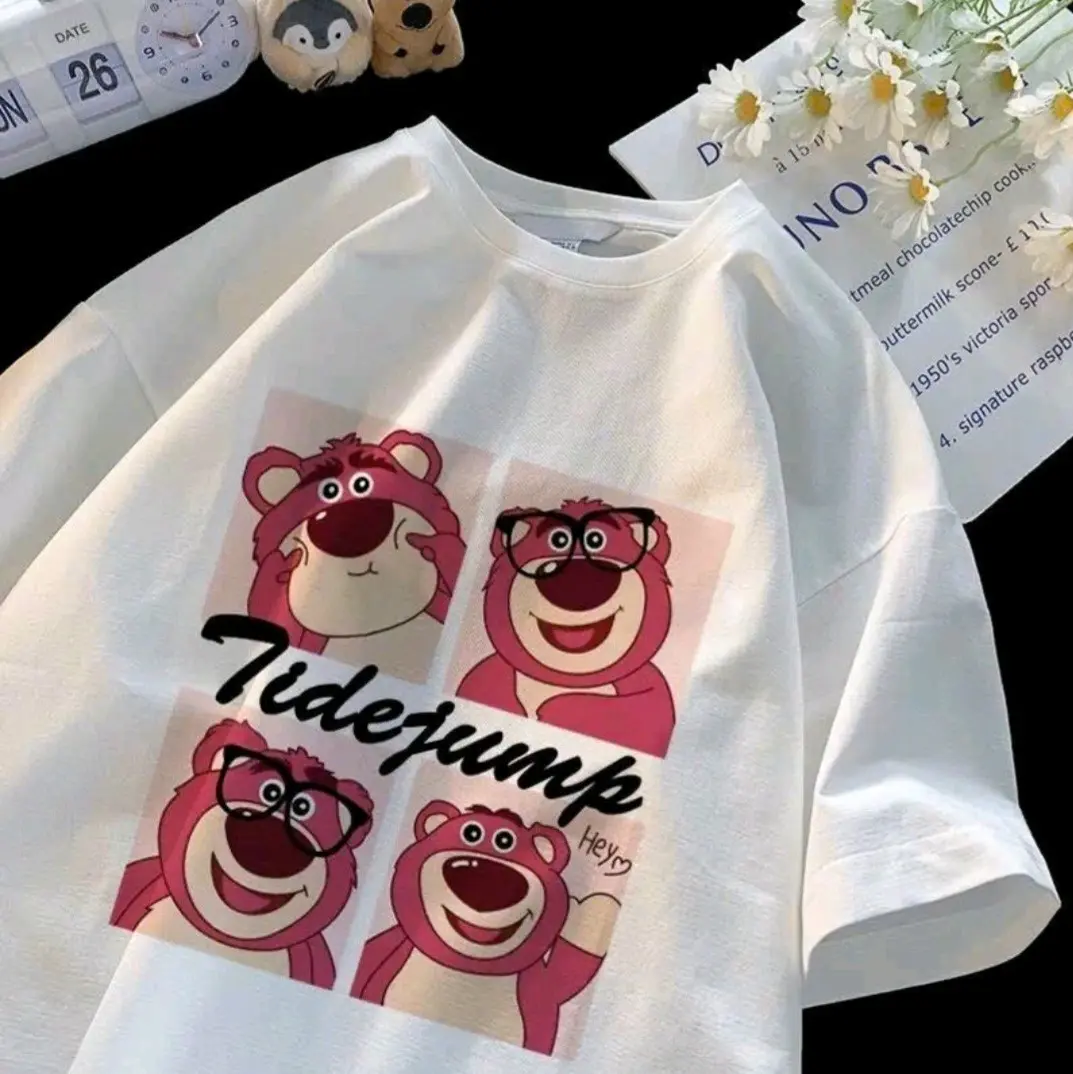 Áo thun gấu đỏ và Stitch.