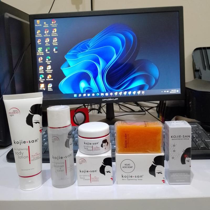 ( AKU MURAH ) New Paket Kojie san 5in1 / Body Lotion 100g / Toner+Cleanser 100ml / Face Lightening Cream 30gr / Kojic Acid Soap 65gr / Serum Kojiesan 25ml Original 100% BPOM Cleanser Kerutan Membersihkan Mencerahkan Muka Vitamin Wajah 2