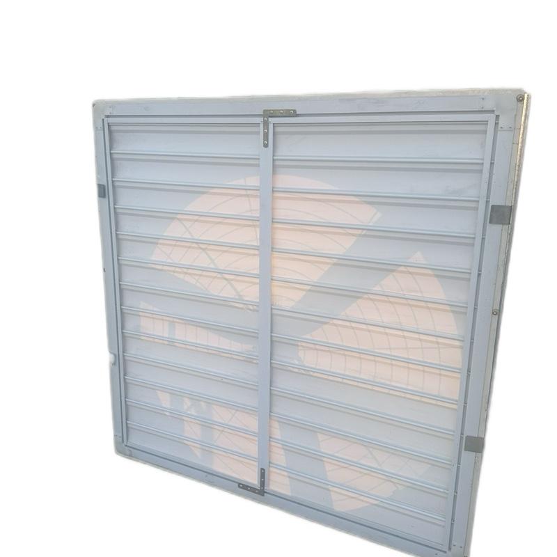 Quạt composite trong trại gà 0
