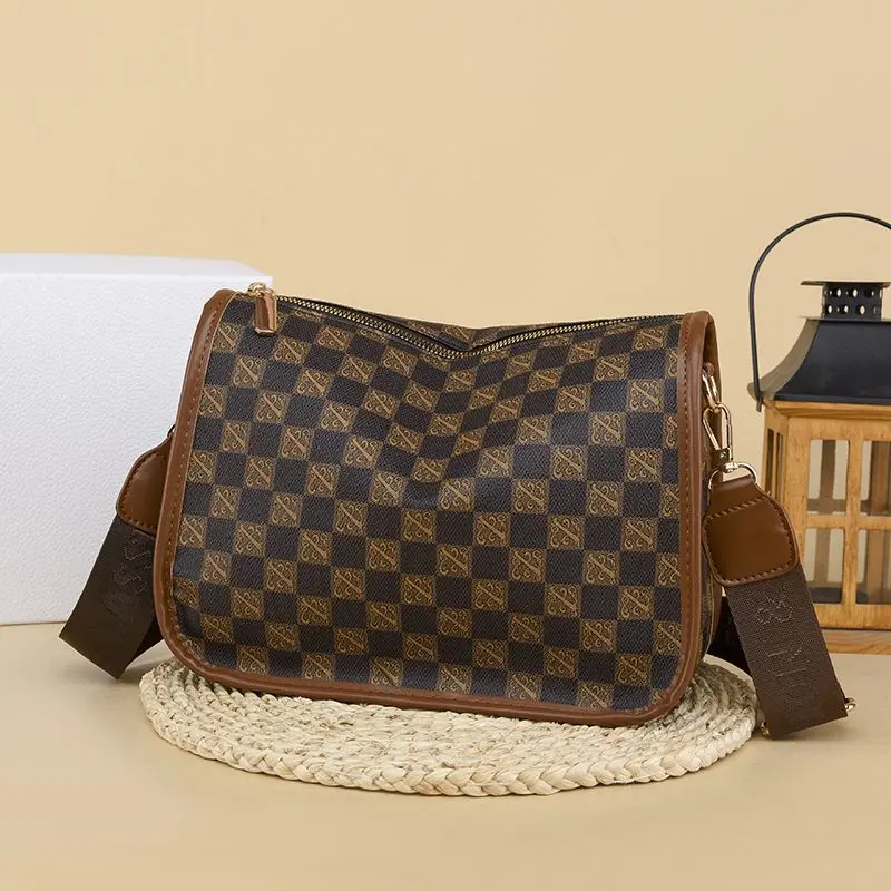 High-Grade Bag for Women 2024 New Fashion Commuter Tote Bag Vintage Printed Large Capacity Shoulder Messenger Bag
