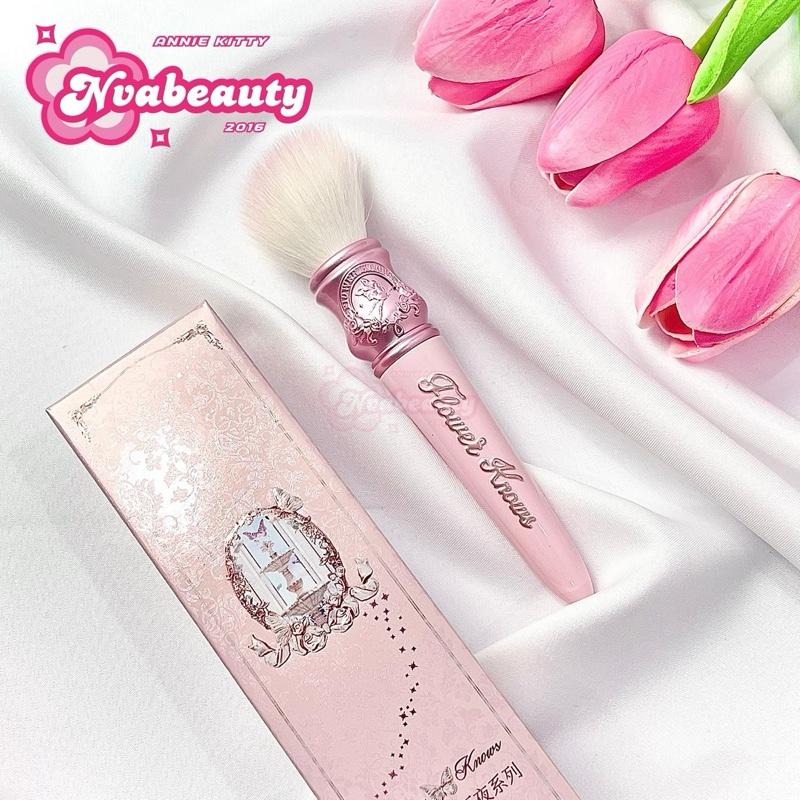 Cọ Fairytales Phấn Má Hồng Trang Điểm Flower Knows Dành Cho Nữ