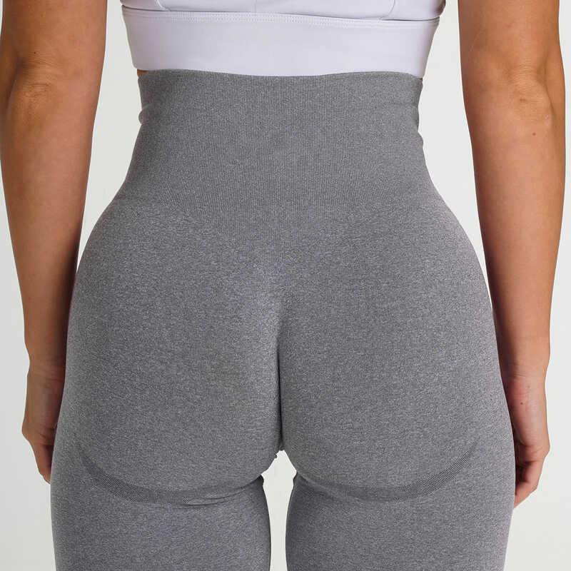 Product Introduction of Seamless Knitted Small Crescent Breathable Quick Drying Fitness High Waist Peach Tight Elastic Hip Lifting Yoga Pants 6