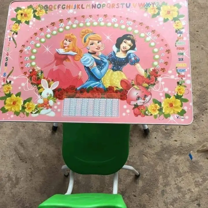 Bộ bàn ghế cho bé