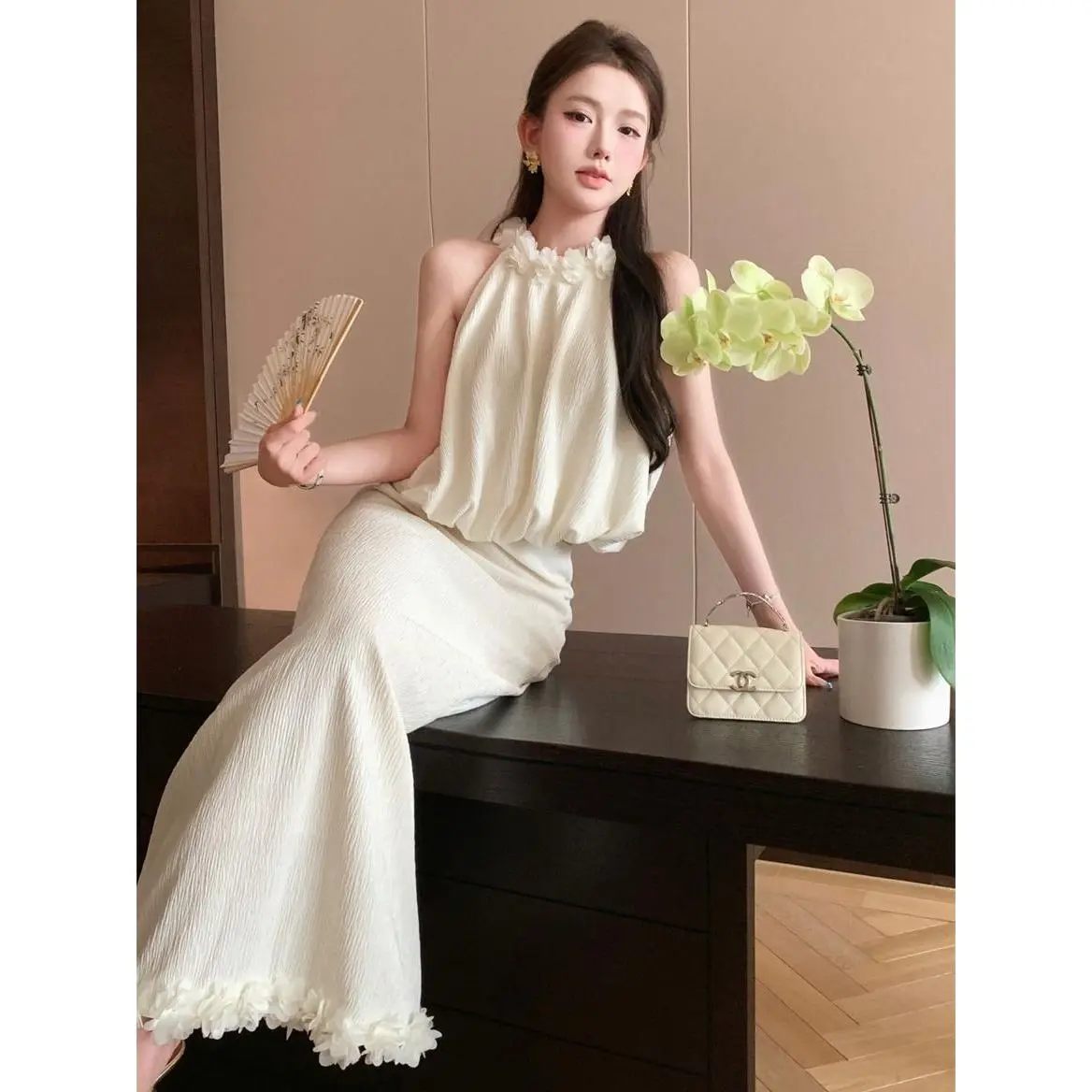 High Quality in Stock-Three-Dimensional Flower Halterneck Vest Top High Luxury Customized New Product Temperament Women's Suit High Waist Hip Skirt Two-Piece Set-TikTok Hot Item Fabric Womenswear Overalls Lingerie Lady Comfort Clothing Basic Minimalist Sl