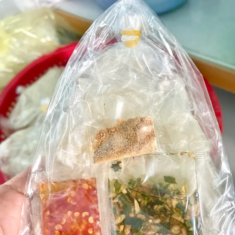 Bánh tráng Ớt Rim Dầu Hành 55k 10 bịt 0