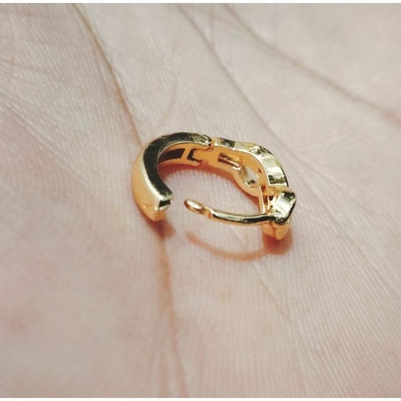Anting Jepit Titanium Gold Perhiasan Wanita Terbaru Lapis Emas Tahan Lama . 3