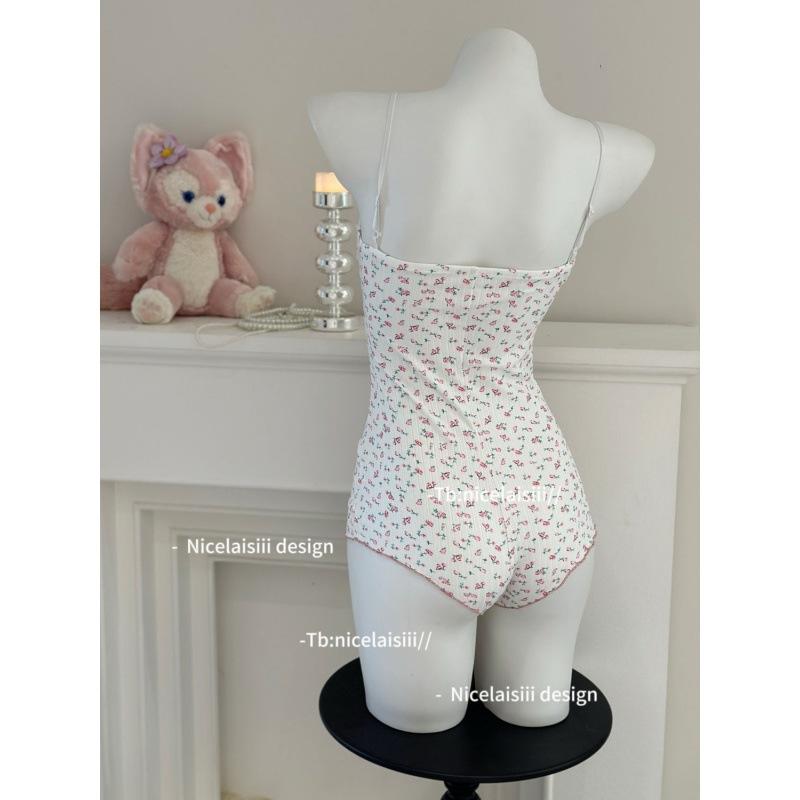 Product Introduction of Bộ Đồ Ngủ Hoa Kiểu Pháp, Bộ Sưu Tập Mùa Hè Mới Năm 2024, Áo Jumpsuit Quần Nữ Có Dây Đeo Cổ Chữ V, Váy Ngắn 9