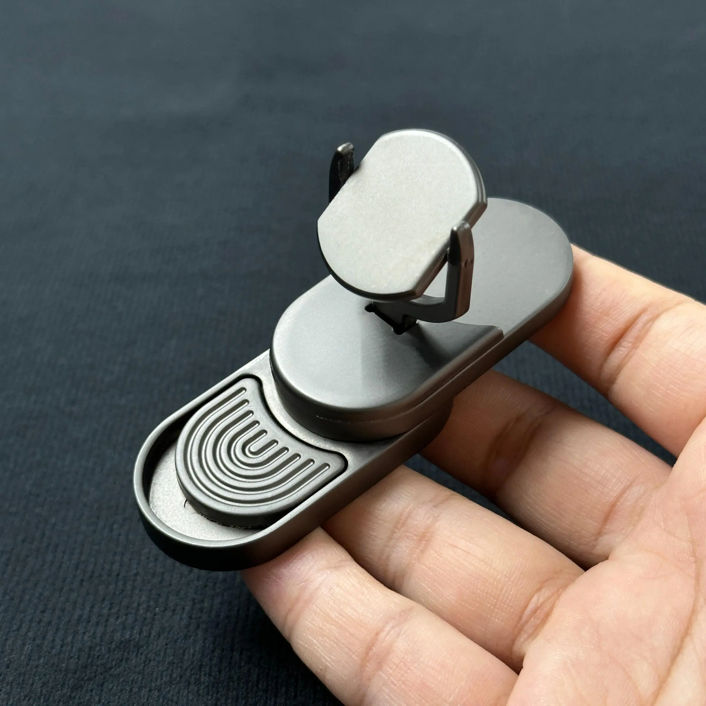 Metal Push Card Toy, Portable Multifunctional Stress Relief Toy, Rotating Toy, Fidget Slider Toy, Anxiety Relief Fidget Toy for Adults