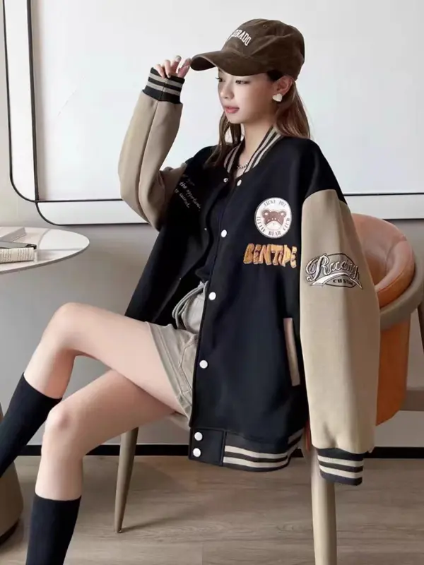 Áo bomber nữ phom rộng size 42 tới 65kg, hoạ tiết thêu sắc nét, chất dạ nỉ dày đep cứng cáp. Top Women Jacket 3