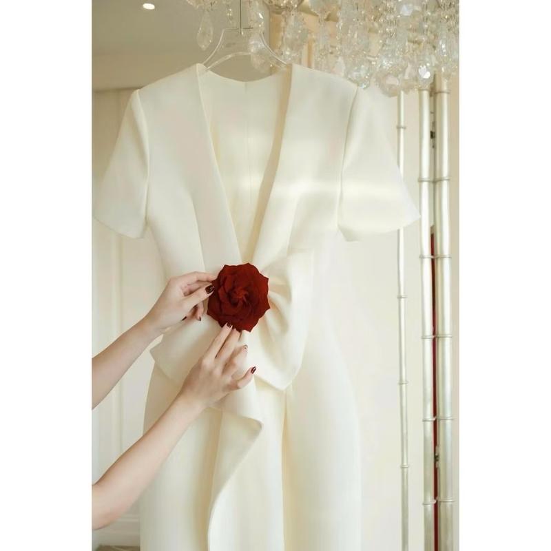 Đầm thiết kế body sẻ lưng đính hoa sang chảnh đi tiệc. Body bút chì sẻ lưng đính hoa đỏ sang chảnh 5