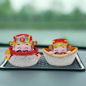 Ông Thần Tài Ngồi Trong Hũ Tiền Và Thỏi Vàng Đính Đá Phúc Lộc May Mắn Decor Taplo Ô Tô,Ban Thần Tài,Bàn Làm Việc