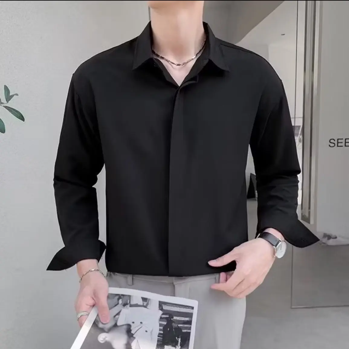 Áo Sơ Mi Nam Trắng Đen Trơn Màu Lụa Dài Tay Nẹp Cúc Chống Nhăn Menswear Nam Có Cổ Trơn Đen Cổ Tròn