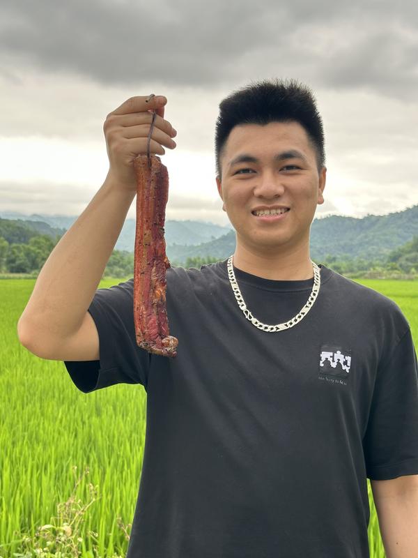 2kg thịt ba chỉ lợn hun khói gác bếp, đóng gói hút chân không thơm ngon chất lượng Thịt không có vị Cay