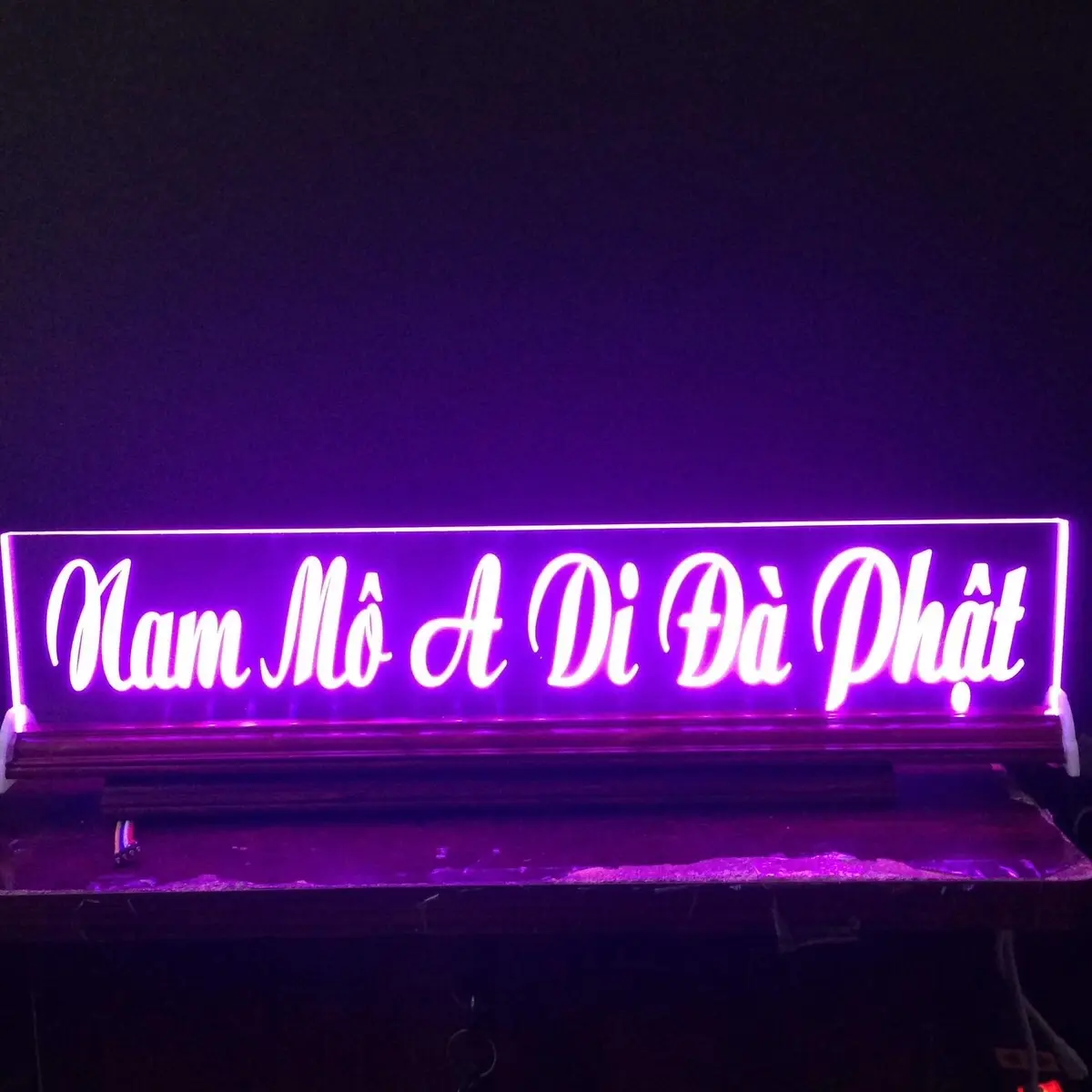 Chữ điện mica đèn led đổi màu : Nam Mô A Di Đà Phật - để bàn Trang Trí Nhà
